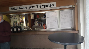 Imbiss und Take Away zum Tiergarten outside