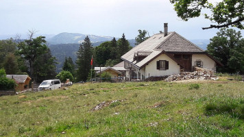 Métairie Des Plânes outside