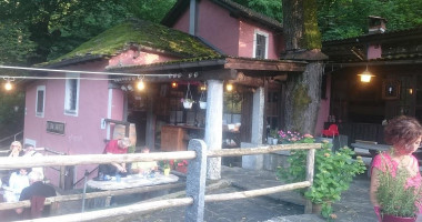 Grotto Brunoni outside