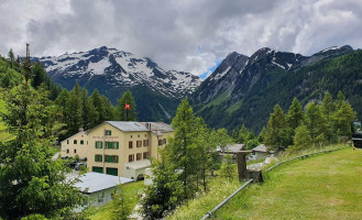 Hôtel Du Col De La Forclaz outside