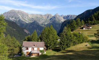 Hôtel Du Col De La Forclaz outside