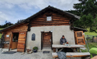 Heidihütte outside