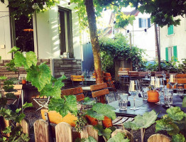 Nachbarsgarten outside