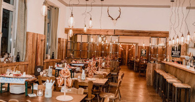 Wirtshaus Hohenwart inside