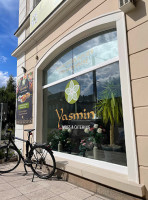 Yasmin Imbiss Catering outside