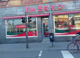 Original Pizza da Sebio outside