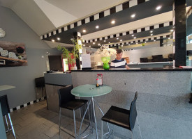 Jogi Sushi inside