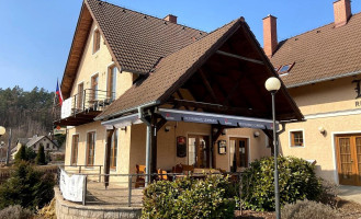 Restaurace A Penzion Lemberk outside