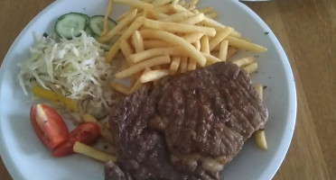 Restaurace Na Křižovatce food