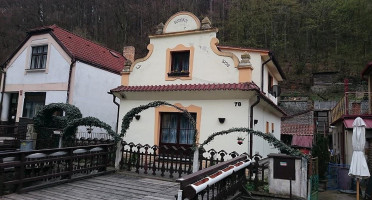 Penzion Bellevue Vyhlídka Karlštejn outside