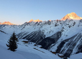 Berghaus Lauchernalp outside