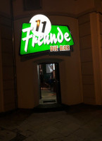 11 Freunde - Die Bar outside