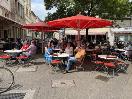 FRÜH "Em Golde Kappes" outside