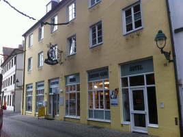 Café Altreuter outside