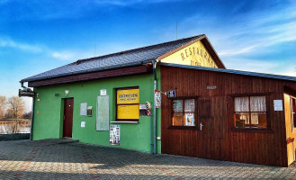 Restaurace U Přívozu outside