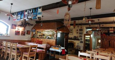 Hostinec U Pejska A Kočičky inside