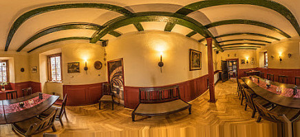 Historisches Weinhaus Engel inside