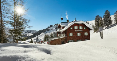 Berggasthof Sonnbühel outside