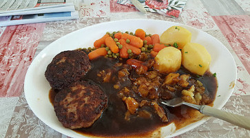 Busses Bistro food