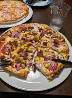 Pizza Frischdienst food