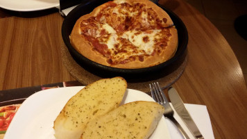 Pizza Hut food