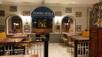 Il Teatro outside