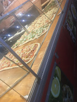 Pizza De Lux Berlin outside