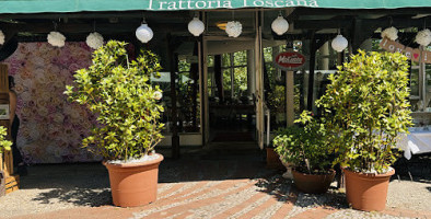 Trattoria Toscana outside