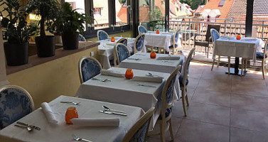Maharaja Indisches Restaurant inside