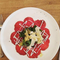 Weinhaus Neuner food