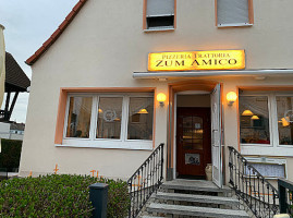Zum Amico outside