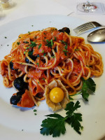 Zum Amico food