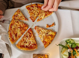 Zum Amico food
