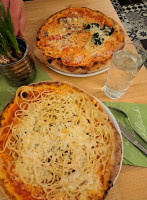 Stehpizzeria Dolce Vita food