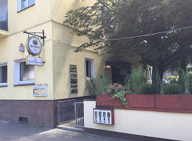Zur Westendhalle Gaststätte outside