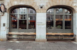 Otto's Burger Schanze outside