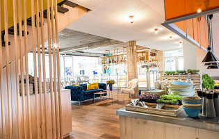 Das Blaue Schaf inside