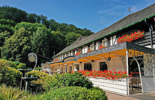 Landhotel Naafs-häuschen outside