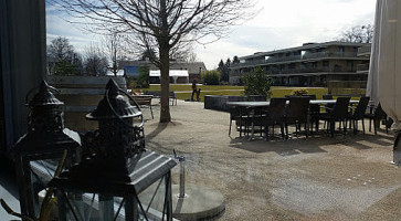 Wine Bar outside