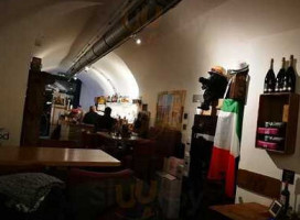Piccolo Mondo inside