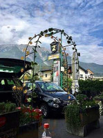 Pizzeria La Luna outside