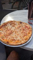 Pizzeria La Luna food