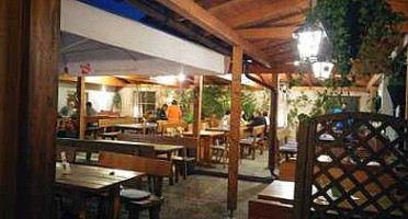 Pizzeria Sigis Pub inside