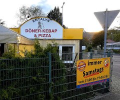 Antalya Döner Pizza outside