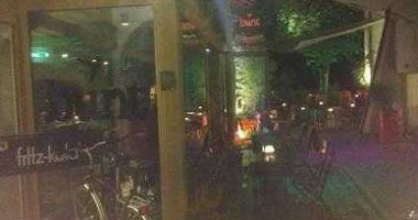 Bunt Bar outside