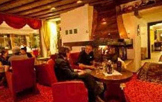 Schickeria Vietnam Wok Bistro inside