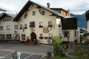 Berggasthaus Pröll - Fam Pröll outside