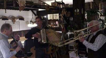 Wirtshaus Musiwirt Anbauer outside