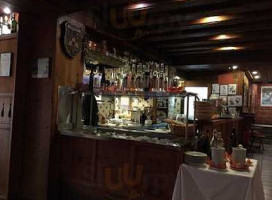 La Taverna inside