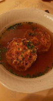 Goldener Fisch food